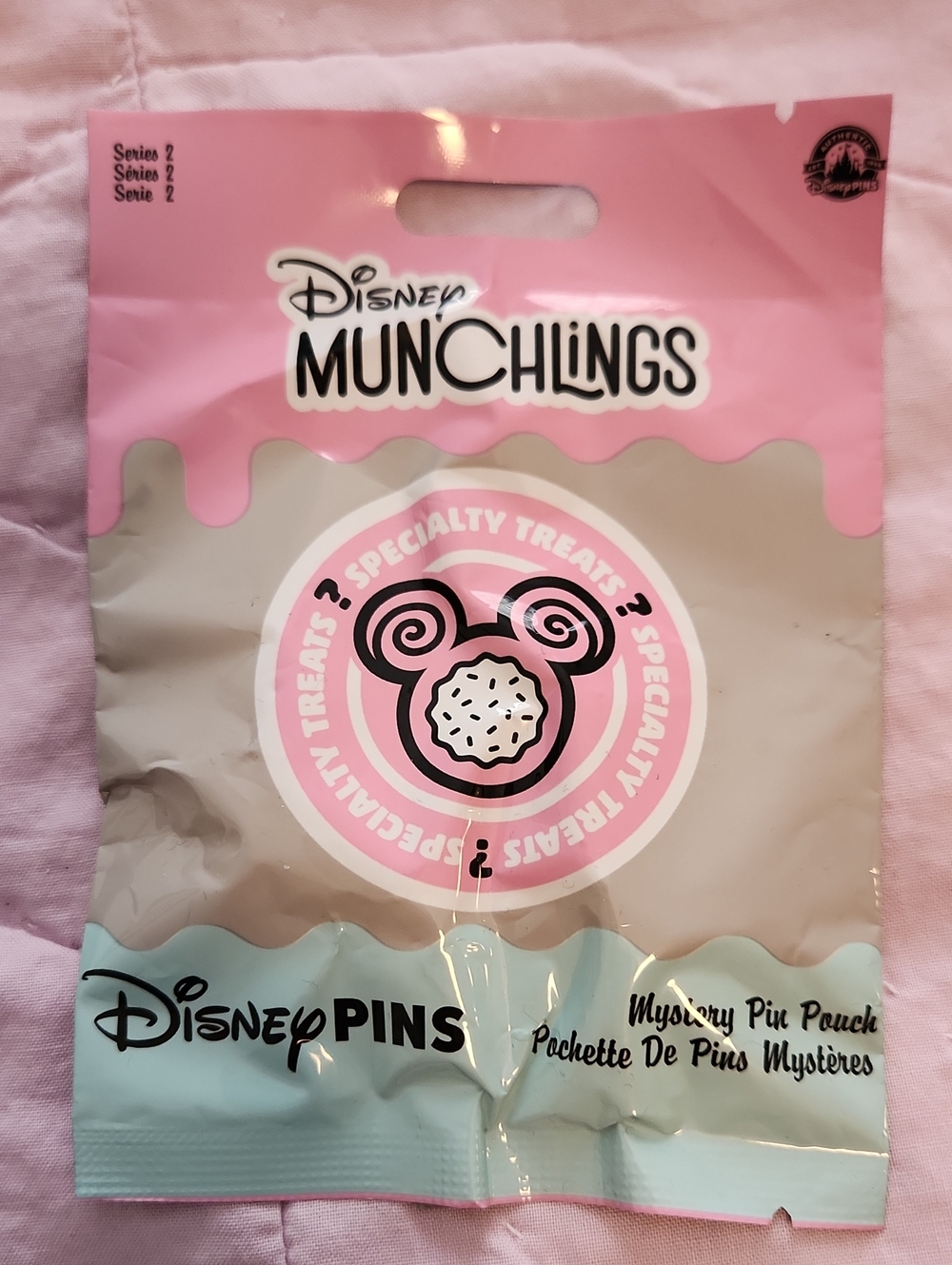 Disney Munchlings Mystery Pin Pouch - Pink, Beige & Mint